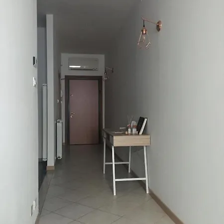 A Pochi Minuti Dalla Stazione Di Appartamento
